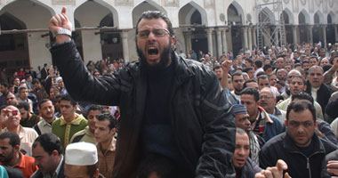 بالفيديو..اشتباكات بين الأمن والمتظاهرين بالأزهر