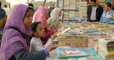 نصيب الأطفال من معرض الكتاب "قصص الأنبياء وتعليم اللغات وصلصال" 