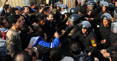 الأمن يحتجز العشرات بالإسماعيلية عقب انتهاء وقفة احتجاجية 