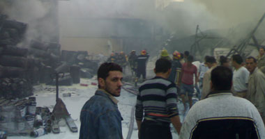 ارتفاع عدد المصابين فى حريق مصنع شبرا إلى 10 مصابين