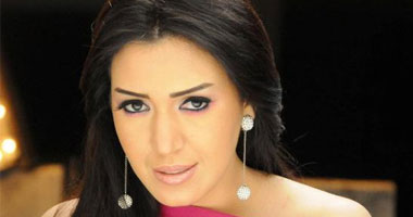 أسماء المنور تطرح أغنية جديد ة بعنوان "آيونو"