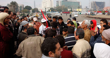 مسيرة عمالية تخرج من حلوان إلى التحرير تنادى بقانون الحريات النقابية