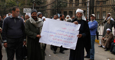 العاملون المؤقتون بالزراعة يطالبون المشير بالتعيين