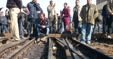 أهالى قرية بكفر الشيخ يحتجزون قطاراً احتجاجاً على نقص البوتاجاز