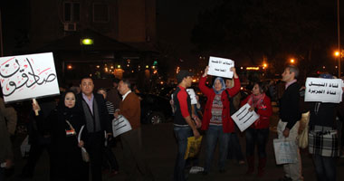 وقفة لمؤيدى العسكرى أمام ماسبيرو رداً على "عسكر كاذبون"