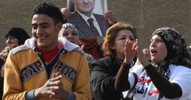 بدء محاكمة مبارك والعادلى فى قضية قتل المتظاهرين 