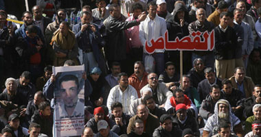 اشتباكات بـ"التحرير".. ومسيرة من قصر النيل تتجه للميدان