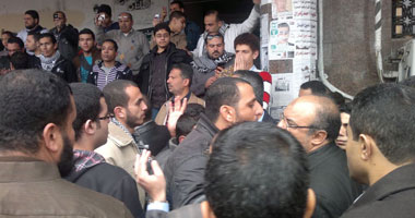 مشادات بين غنيم وأمين الحرية والعدالة واشتباكات بالصواعق بالمنصورة