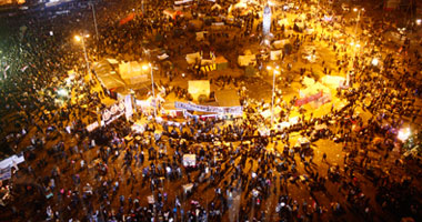 عرض فيديوهات أحداث بورسعيد بـ"التحرير" ومشنقة رمزية لإعدام المخلوع 