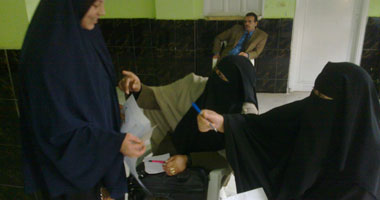 القبض على سيدة منتقبة "تصوت" ببطاقة أخرى بسوهاج