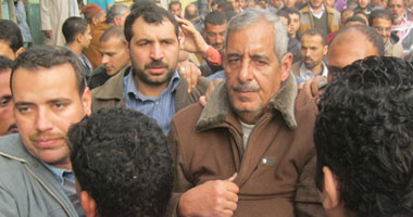 اللجان الشعبية تضبط شرطيًا بحوزته ألف ورقة تصويت بالدقهلية