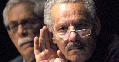 الجزائر.. قرار بالقبض على وزير الدفاع السابق بتهمة التآمر ضد الجيش