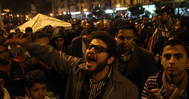 المصريون يرددون "أنبوبة.. حرية.. بنزين للعربية " فى أول ذكرى للثورة 