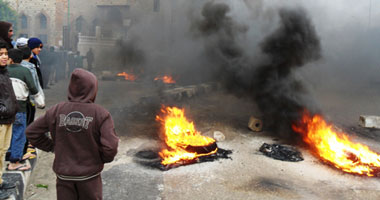 3 قرى بأبوقرقاص يقطعون الطريق لاستيلاء شخصين على أراضى المقابر