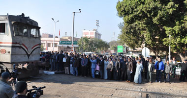 بالصور..وزير النقل يؤكد وجود خطة لتطوير لـ1332 مزلقانا على مستوى الجمهورية