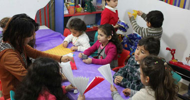مكتبة الطفل تقيم ورش وحكايات تعليمية للأطفال