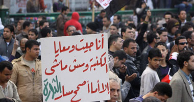 تزايد أعداد المتظاهرين فى ميدان التحرير لإحياء ذكرى ثورة 25 يناير
