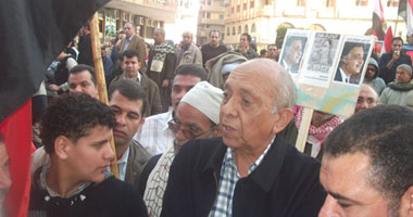 الدكتور محمد غنيم وسط المتظاهرين: الشارع يسبق النخبة ووحده صاحب الحسم