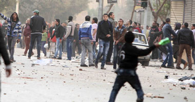 اشتباكات بين متظاهرين والإخوان المسلمين أمام مقر الجماعة بدمياط 