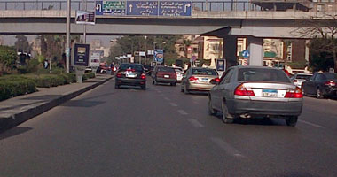 انتظام حركة المرور بالمحاور المرورية الرئيسية بالقاهرة والجيزة 