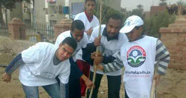 حملة من الحرية والعدالة لتشجير شوارع دراو بأسوان 