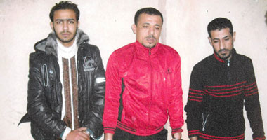 ثلاثة عاطلين وراء مقتل سائق والتخلص من جثته وسط الزراعات بالغربية