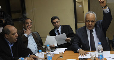 لجنة الدفاع عن حرية التعبير تضع أبو إسماعيل على رأس قائمة أعدائها.. وتمنع نشر حوارات له.. وتطالب الصحفيين برفض المثول أمام النائب العام.. وفهمى: الدستور أسوأ وثيقة لتقييد الحريات