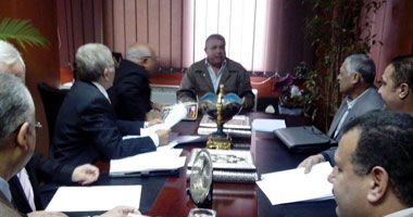 محافظ الإسكندرية يناقش المشروعات الصغيرة مع ممثلى الصندوق الاجتماعى