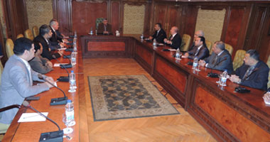 وزير الداخلية خلال لقائه برؤساء الأحزاب: الحوادث الإرهابية تزيد من إصرار رجال الشرطة على حربهم ضد قوى التطرف.. ويؤكد على أهمية التواصل الإيجابى مع النخب.. ويشدد على تأمين احتفالات ذكرى 25 يناير