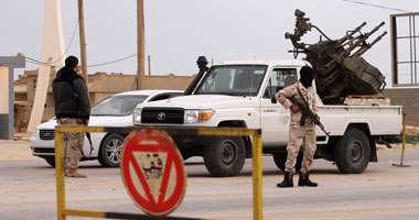 مقتل جندى وإصابة آخر بالجيش الليبى جراء الاشتباكات بمدينة بنغازى