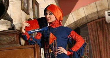 بالصور.. الجلد وملابس الجيش موضة أزياء وإكسسوارات شتاء 2014 