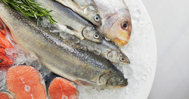 دراسة: تناول الأسماك الزيتية يقلل خطر الإصابة بمرض السكر وضعف الإبصار