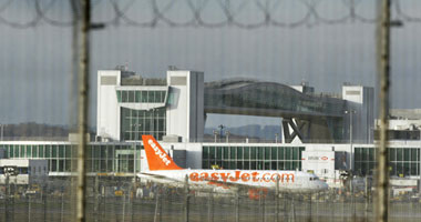 الإندبندنت: طائرة بدون طيار اصطدمت بطائرة ركاب فى مطار هيثرو الإنجليزى