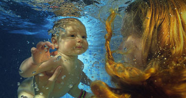 كيفية الحفاظ على أمان الأطفال في حمامات السباحة