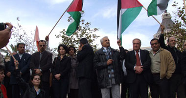 موظفو غزة العموميون يحصلون على جزء من الراتب فى دعم لحكومة التوافق