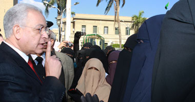 وقفة احتجاجية للمنتقبات بجامعة القاهرة