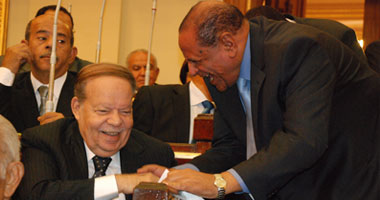 الغول ينتقد عز ويحتج على حديثه عن كبار السن من النواب 