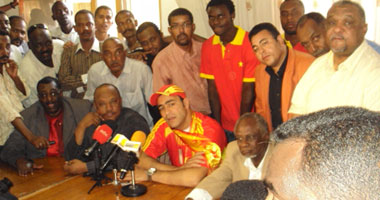 الزمالك يرفض الشيكات فى صفقة الحضرى