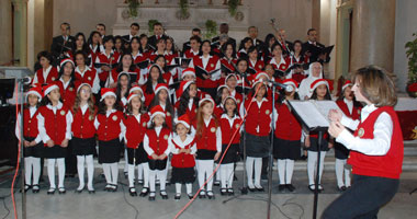 نجوم الفن والغناء يشاركون الكاثوليك احتفالات الكريسماس