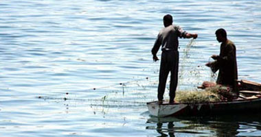 تصالح صيادى مريوط و"العامرية للبترول"مقابل تعويضهم عن تلوث البحيرة