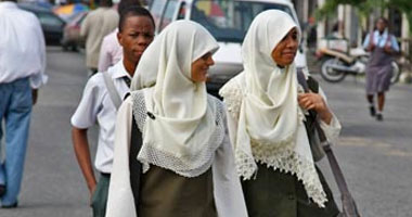 دراسة بريطانية: ارتداء الحجاب يمنع الإصابة بالقلق والتوتر