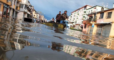 فيضانات الصين تقتل 24 مواطناً وتشرد 100 ألف آخرين