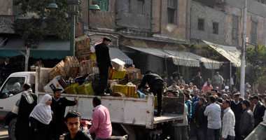حى الهرم يشن حملة ضد الإشغالات والباعة الجائلين