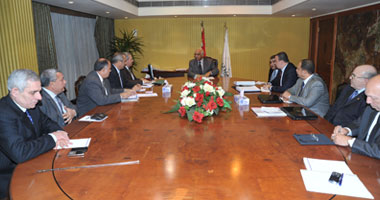 وزير النقل يطلب ملفات كافة المسئولين ويقول:لن أتردد فى اتخاذ أى قرار