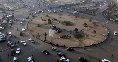  بلطجية بميدان التحرير يعتدون على شخص بالأسلحة البيضاء