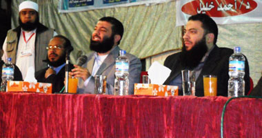 نجاة حازم شومان من حادث مروع بعد انقلاب سيارته بالوادى الجديد