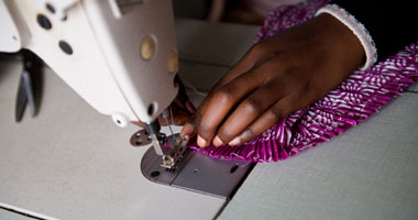 الخميس.. "القومى للمرأة" يسلم 50 ماكينة خياطة للسيدات المعيلات