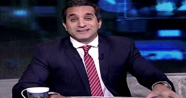 باسم يوسف يسخر من مشروع النهضة  فى أولى حلقات "البرنامج"