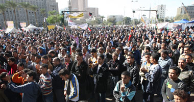 كاتبة أسبانية: الشعب المصرى سيضطر للاختيار بين الإخوان المسلمين والمجلس العسكرى حال التصويت  على الدستور بـ"نعم".. والمصريون الآن أدركوا سبب اعتقال هذه الجماعة بأيدى عبد الناصر والسادات ومبارك