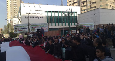 بالصور.. مسيرة المحامين تنضم لثوار الشرقية للمطالبة بإسقاط النظام